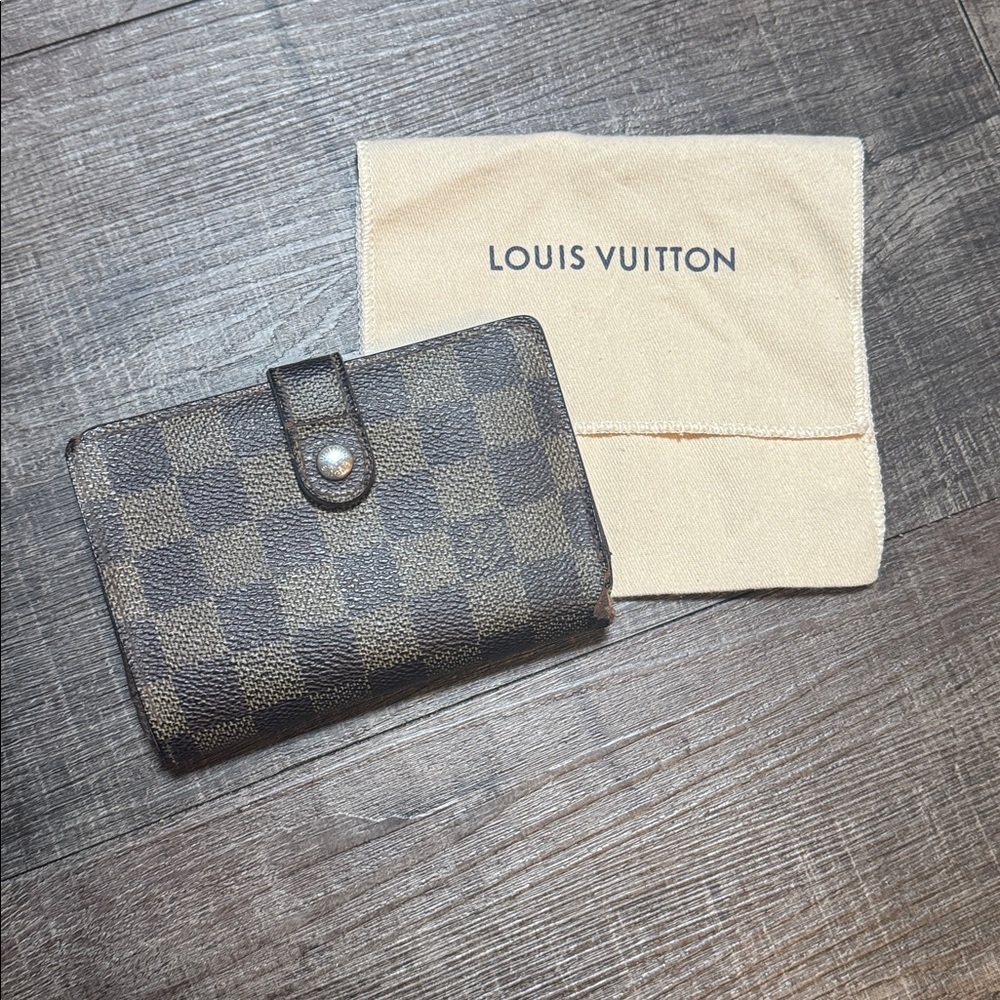 Louis Vuitton Damier Ebene Bi-Fold Kiss-Lock Wallet 💳